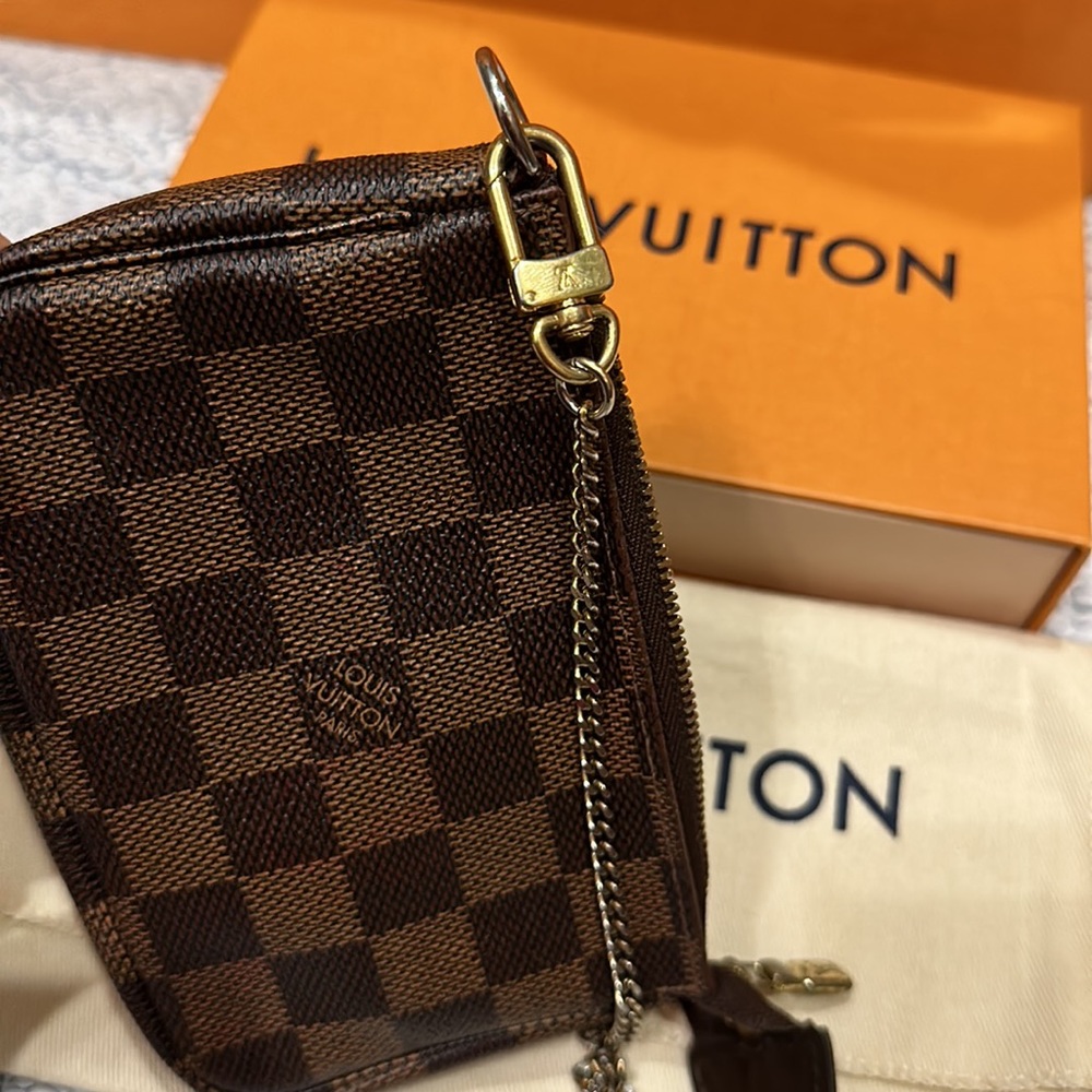 SOLD‼️Louis Vuitton Mini Pochette Accessoires dustbag and box included - Picture 6 of 10